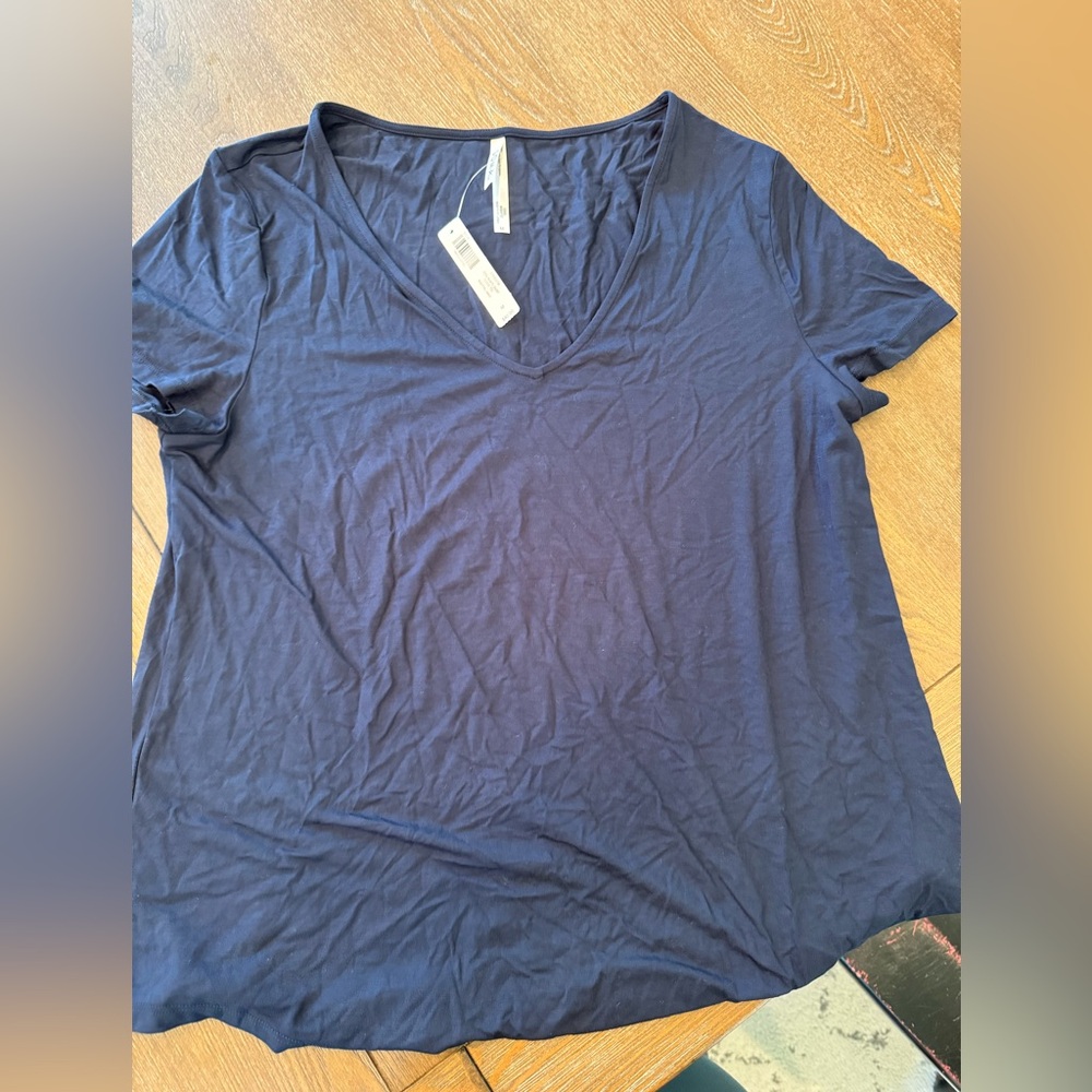 Soma Short Sleeve V-Neck Cooling  Tee size medium  Blue V-Neck Women's Top